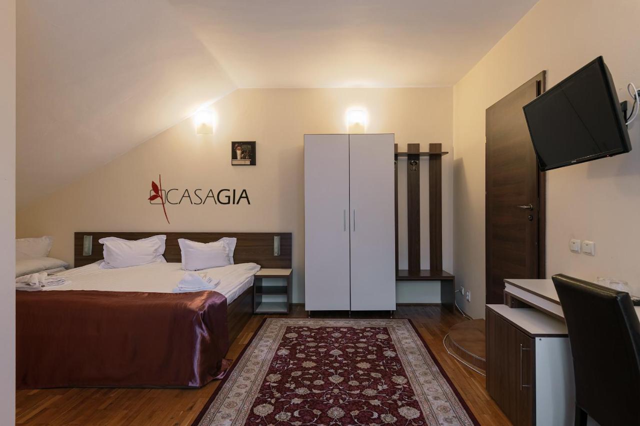 Pension Casa Gia Cluj Napoca Bagian luar foto
